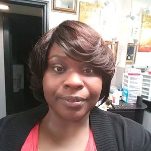 Meet your Posher, Alvenia